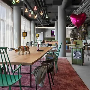 Moxy East Hotel Wiedeń